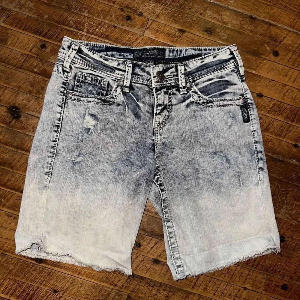 Silver ombré distressed denim 26 Lola boyfriend short
